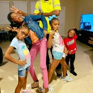 Meet your Posher, Derek